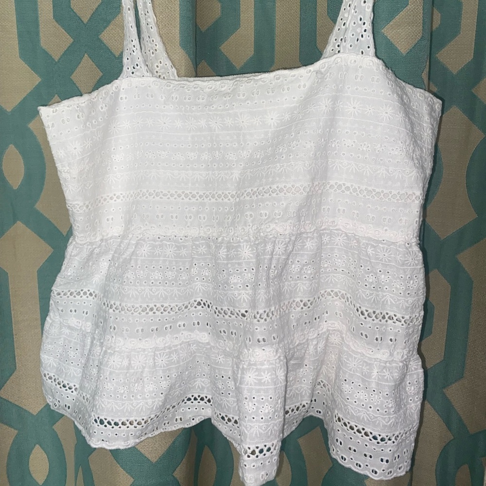 White lacy crop tank